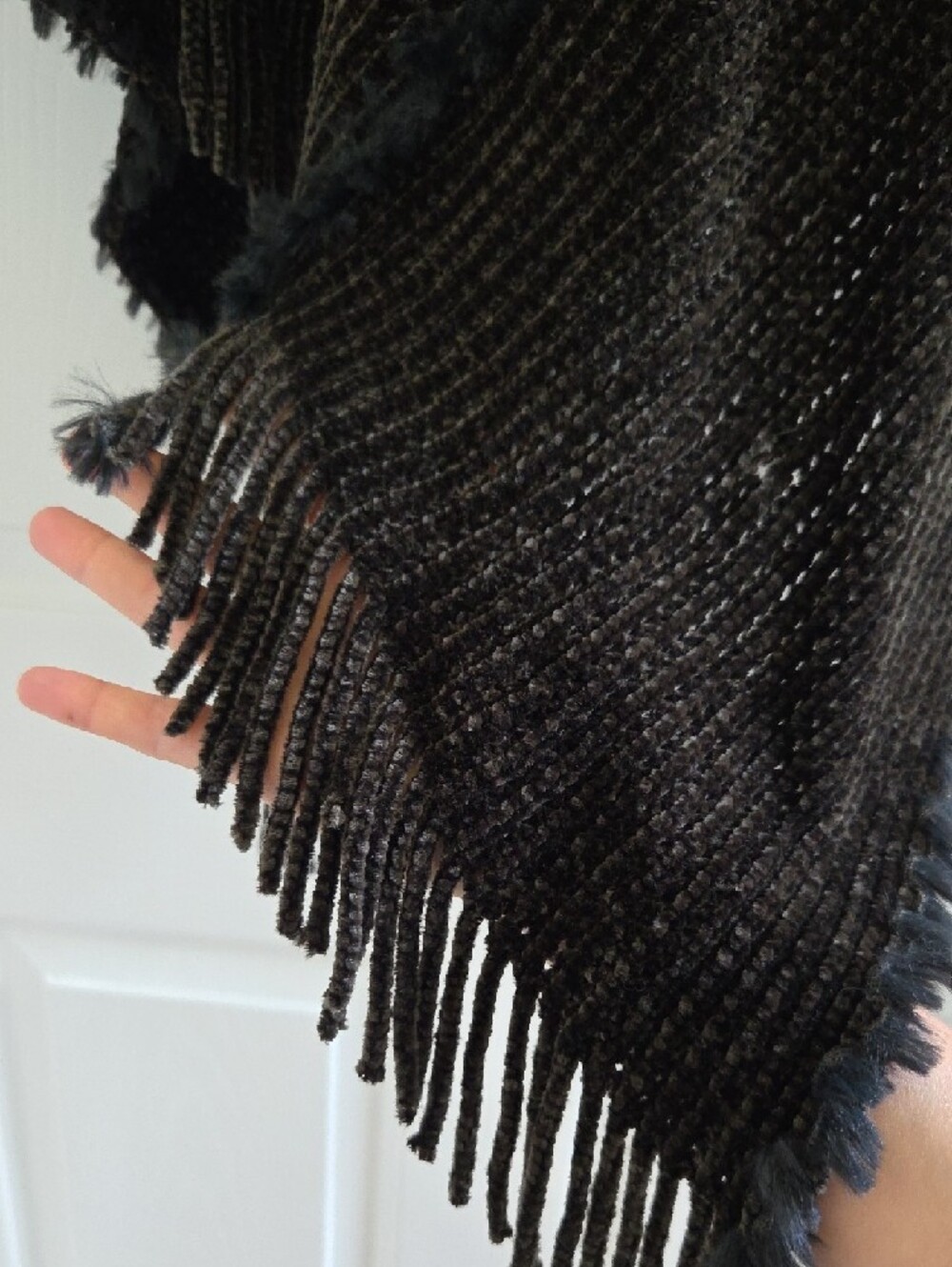 NATURAL LIFE Black Fringe Knit Poncho - Picture 3 of 4